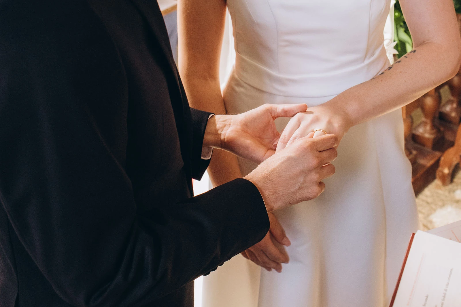Exchange of rings at the altar