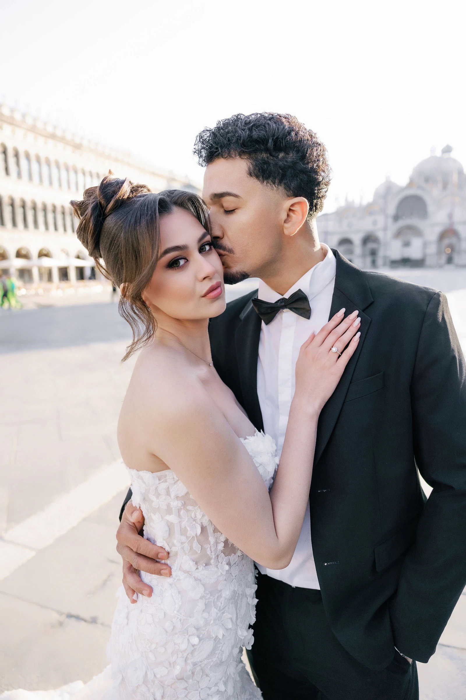 Close portrait of the couple in St Mark's Square